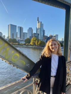 Profile picture for user Hélène van Marcke