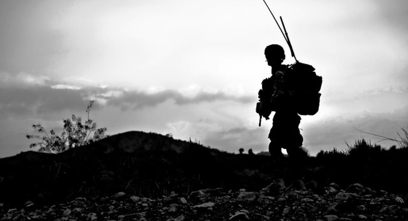 Afbeelding van Pixabay (https://pixabay.com/nl/soldaat-militaire-uniform-gewapende-60762/), CC0 (https://creativecommons.org/publicdomain/zero/1.0/deed.nl)