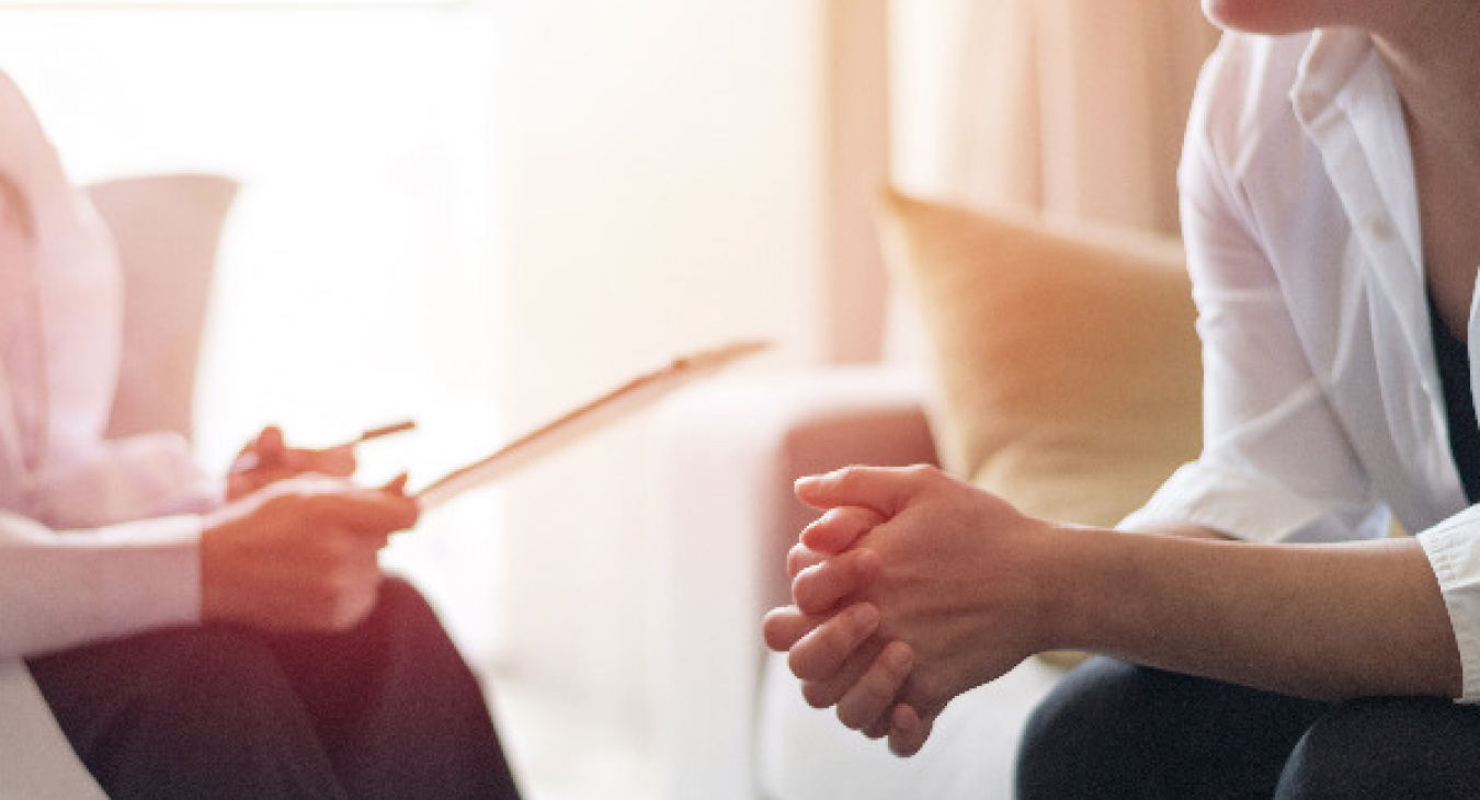 Twee personen gesprek